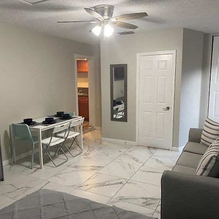 Adorable Suite In Tampa. Εξωτερικό φωτογραφία