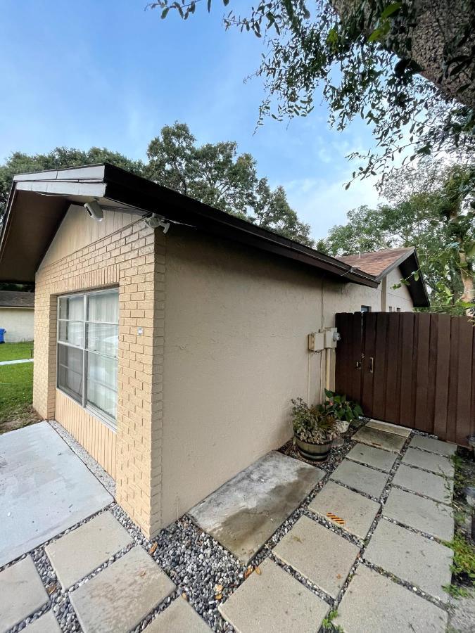 Adorable Suite In Tampa. Εξωτερικό φωτογραφία